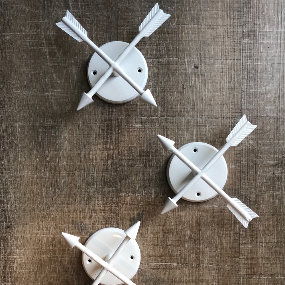 🛑SOLD! Set of 3 White Arrow Wall Books 🛑